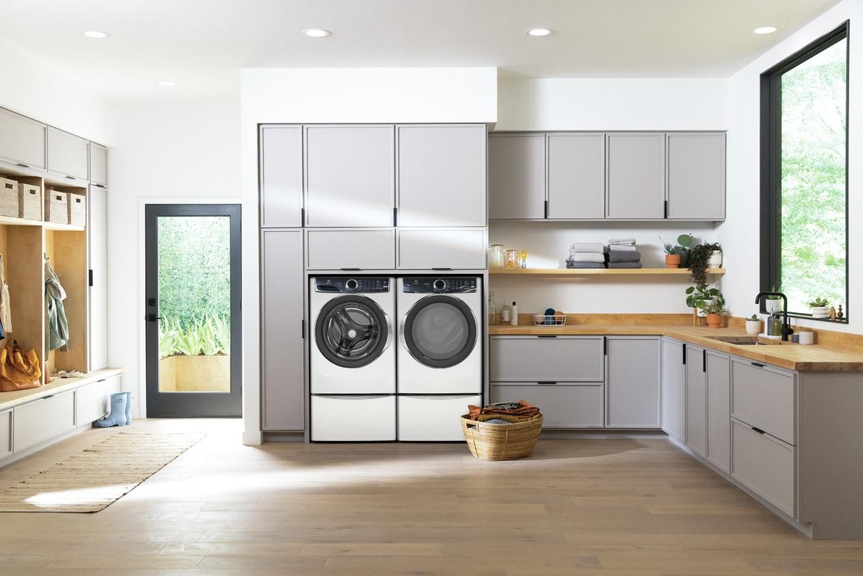 Electrolux ELFW7637BW Electrolux Front Load Perfect Steam™ Washer With Luxcare® Plus Wash And Smartboost® - 4.5 Cu. Ft.