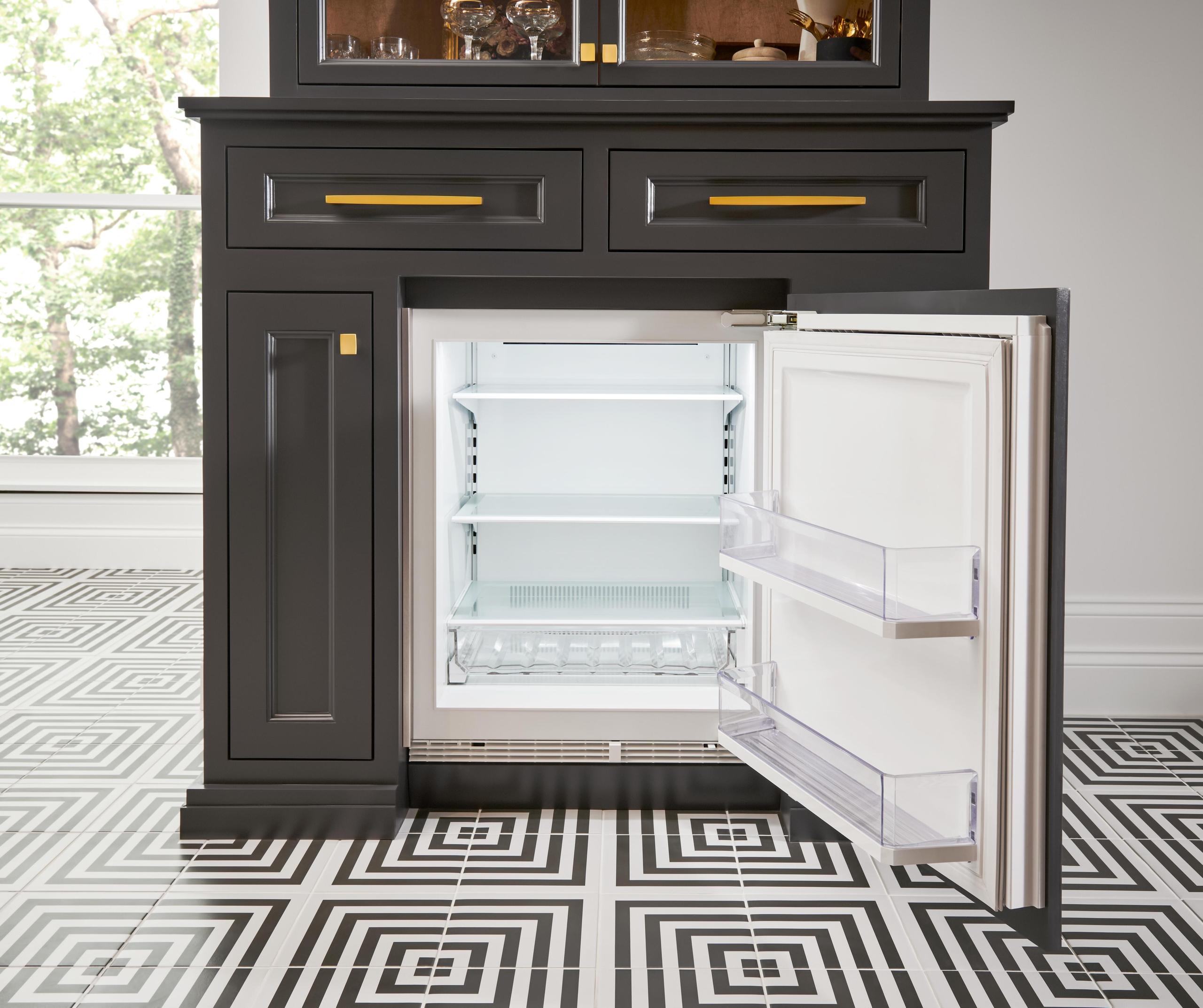 Sub-Zero DEU2450RADAL 24" Designer Undercounter Ada Height Refrigerator - Panel Ready