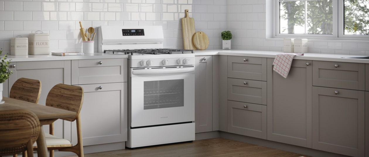 Frigidaire FCRG3062AW Frigidaire 30" Gas Range With Quick Boil