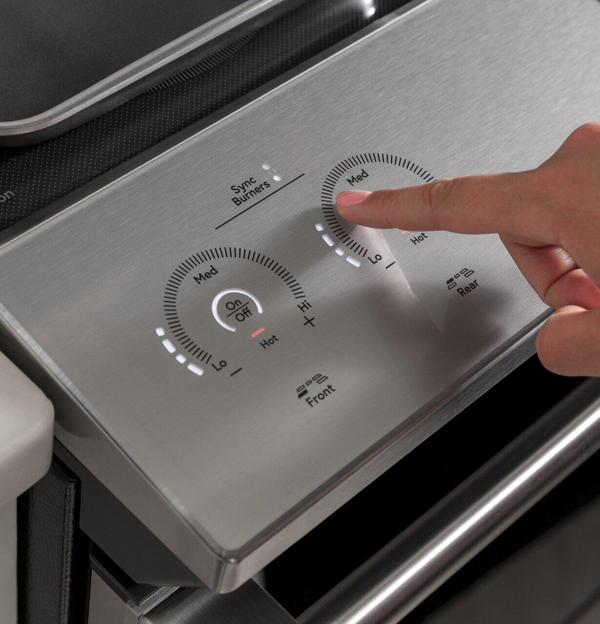 Cafe CHS90XM2NS5 Café 30" Smart Slide-In, Front-Control, Induction And Convection Range With In-Oven Camera In Platinum Glass