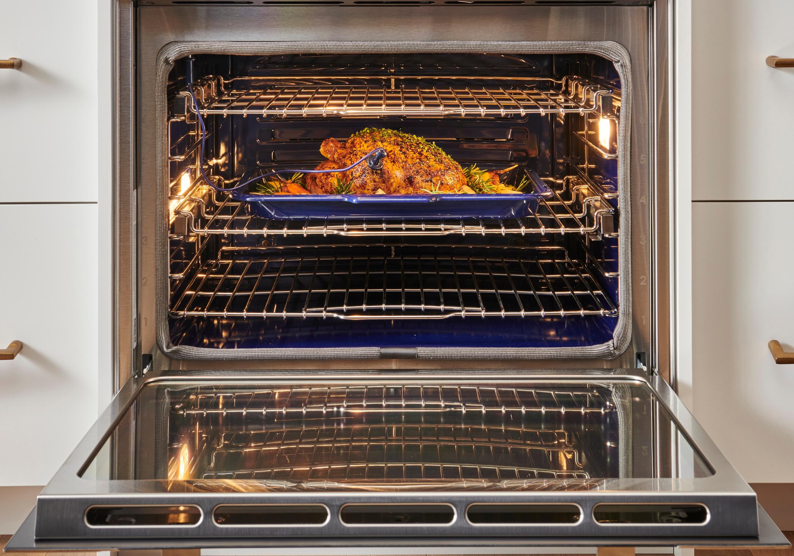 Wolf SO3050CMB 30" M Series Contemporary Built-In Single Oven