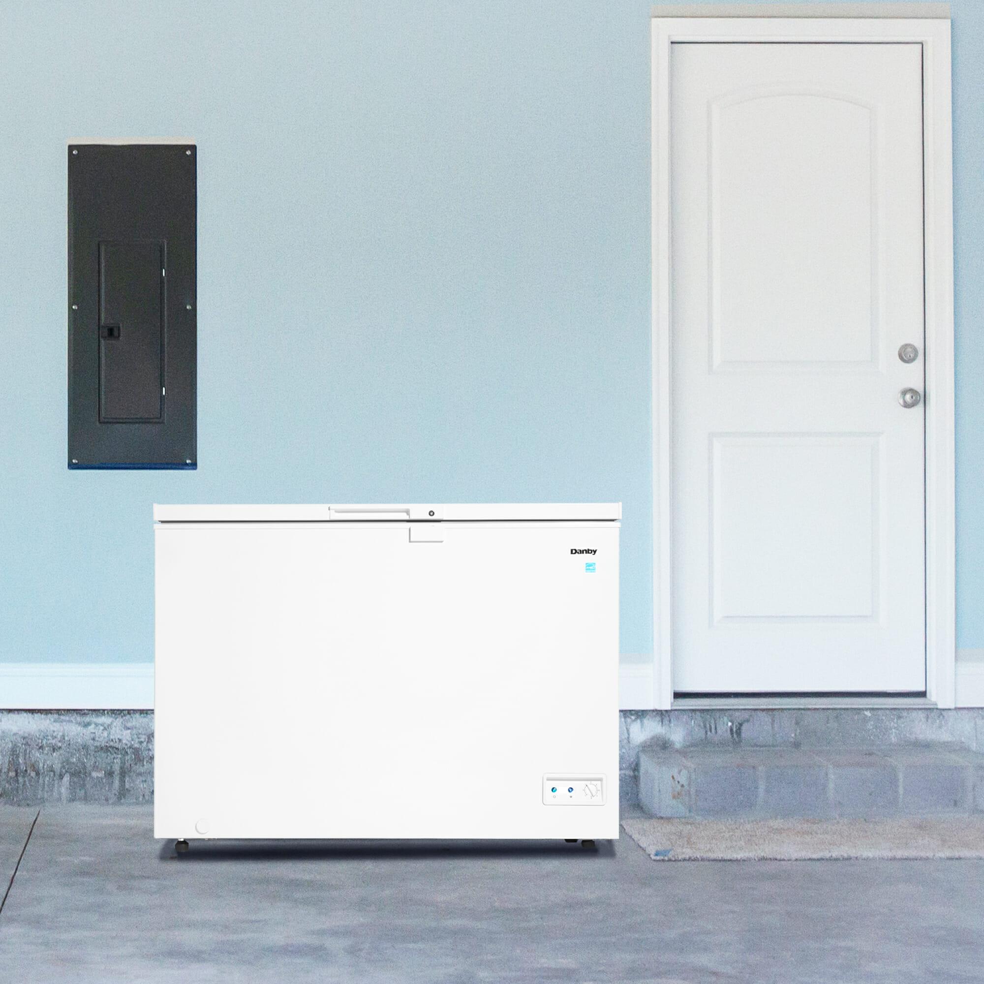 Danby DCF100A5WDB Danby 10.00 Cu. Ft. Chest Freezer In White