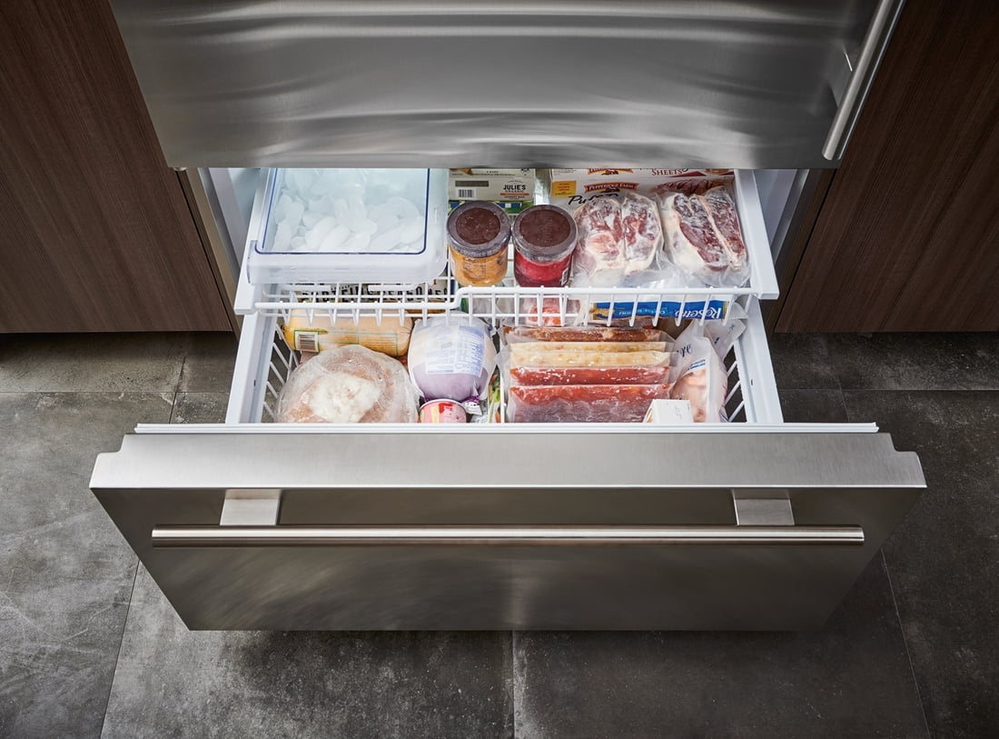 Sub-Zero BI36UIDSTHRH 36" Classic Over-And-Under Refrigerator/Freezer With Internal Dispenser
