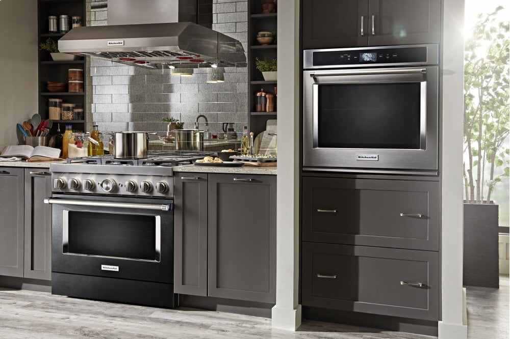 Kitchenaid KFDC506JBK Kitchenaid® 36'' Smart Commercial-Style Dual Fuel Range With 6 Burners - Imperial Black