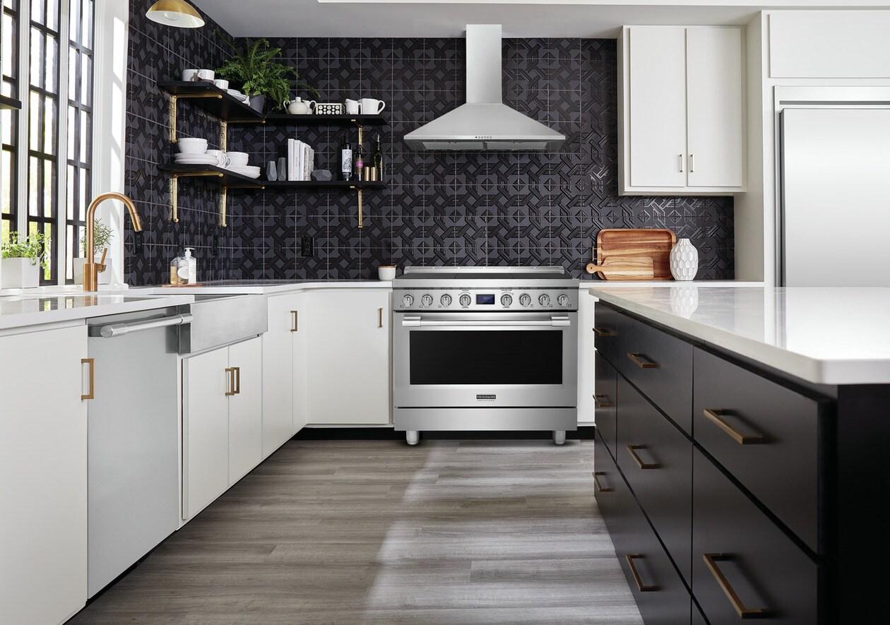 Frigidaire PCFG3670AF Frigidaire Professional 36" Front Control Freestanding Gas Range