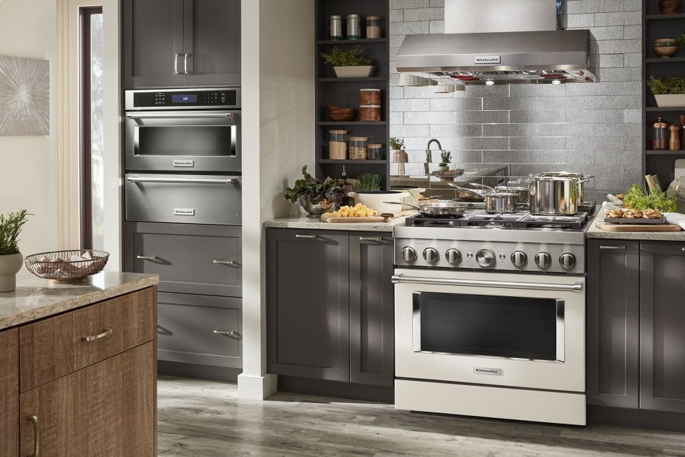 Kitchenaid KFGC506JMH Kitchenaid® 36'' Smart Commercial-Style Gas Range With 6 Burners - Milkshake