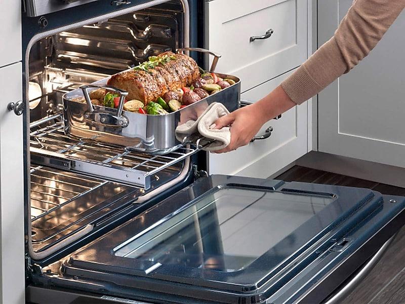 Samsung NX58H5650WS 5.8 Cu. Ft. Gas Range With True Convection In Stainless Steel