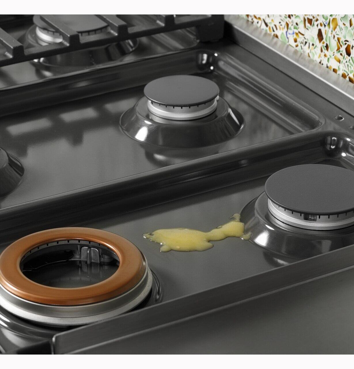 Cafe CGU486P4TW2 Café™ 48" Commercial-Style Gas Rangetop With 6 Burners And Integrated Griddle (Natural Gas)