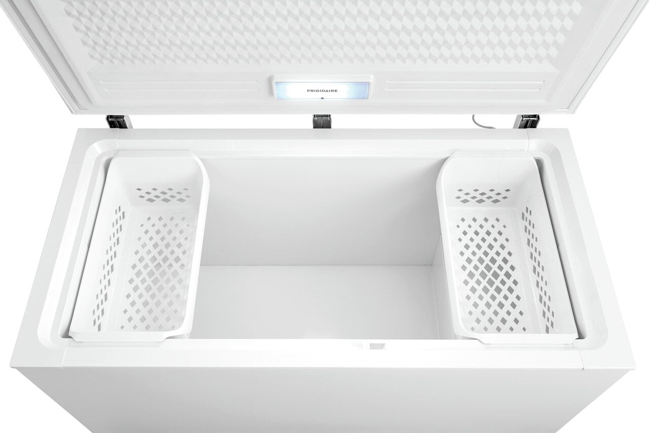 Frigidaire FFFC15M4TW Frigidaire 14.8 Cu. Ft. Chest Freezer
