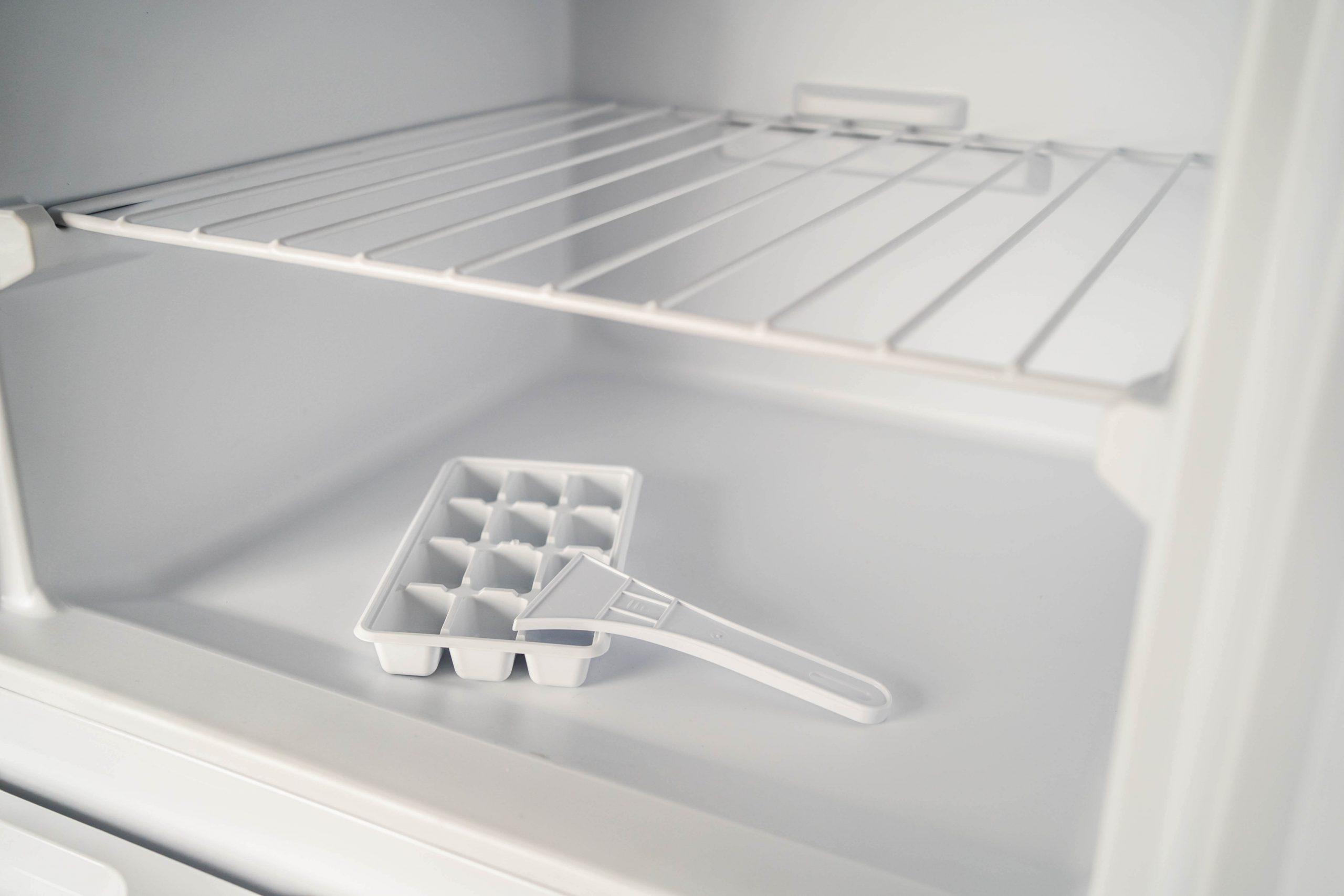 Danby DPF074V1WDB6 Danby 7.4 Cu Ft Top Mount Refrigerator