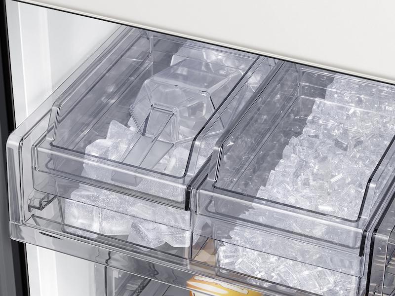 Samsung RF29A967512 Bespoke 4-Door Flex™ Refrigerator (29 Cu. Ft.) In White Glass