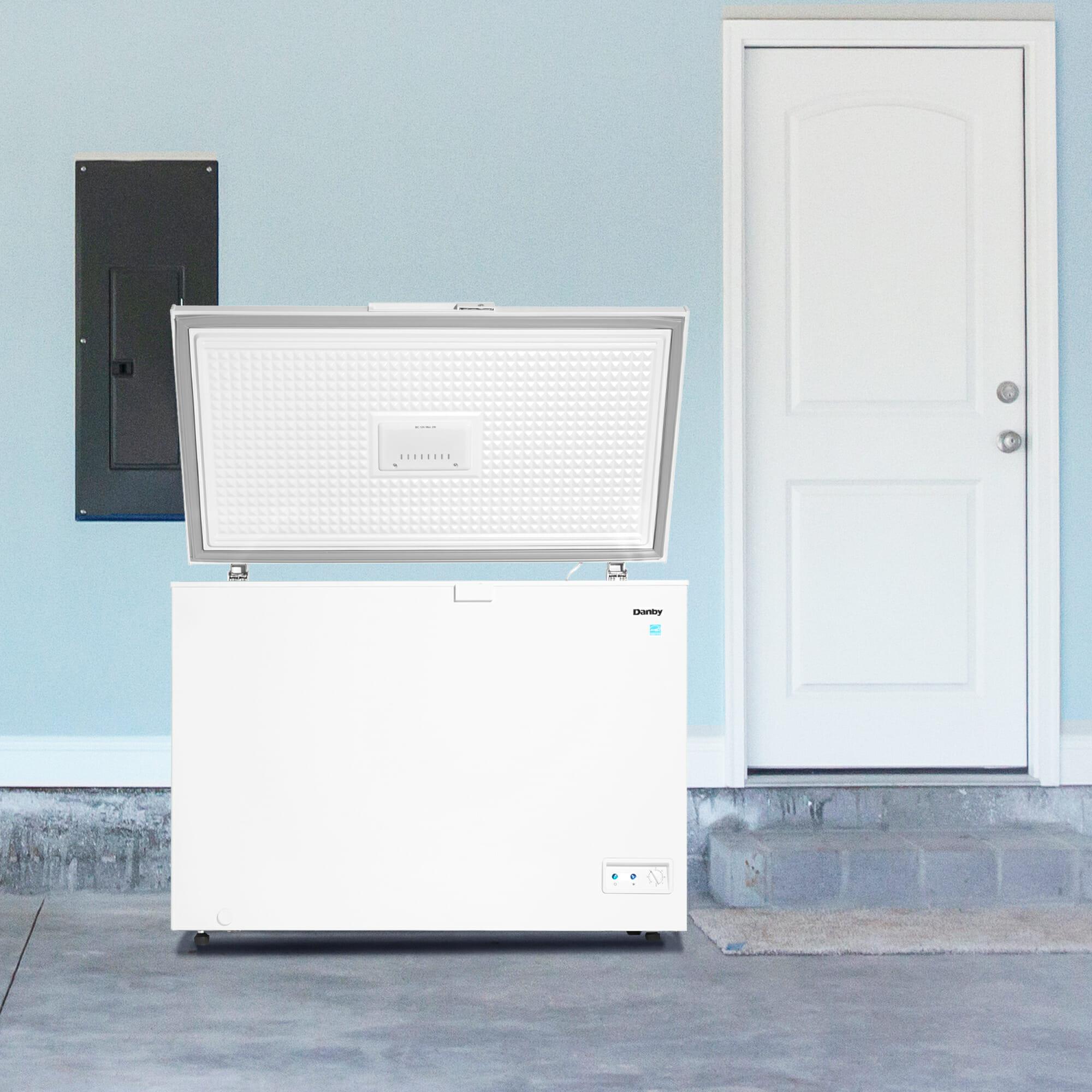 Danby DCF100A5WDB Danby 10.00 Cu. Ft. Chest Freezer In White