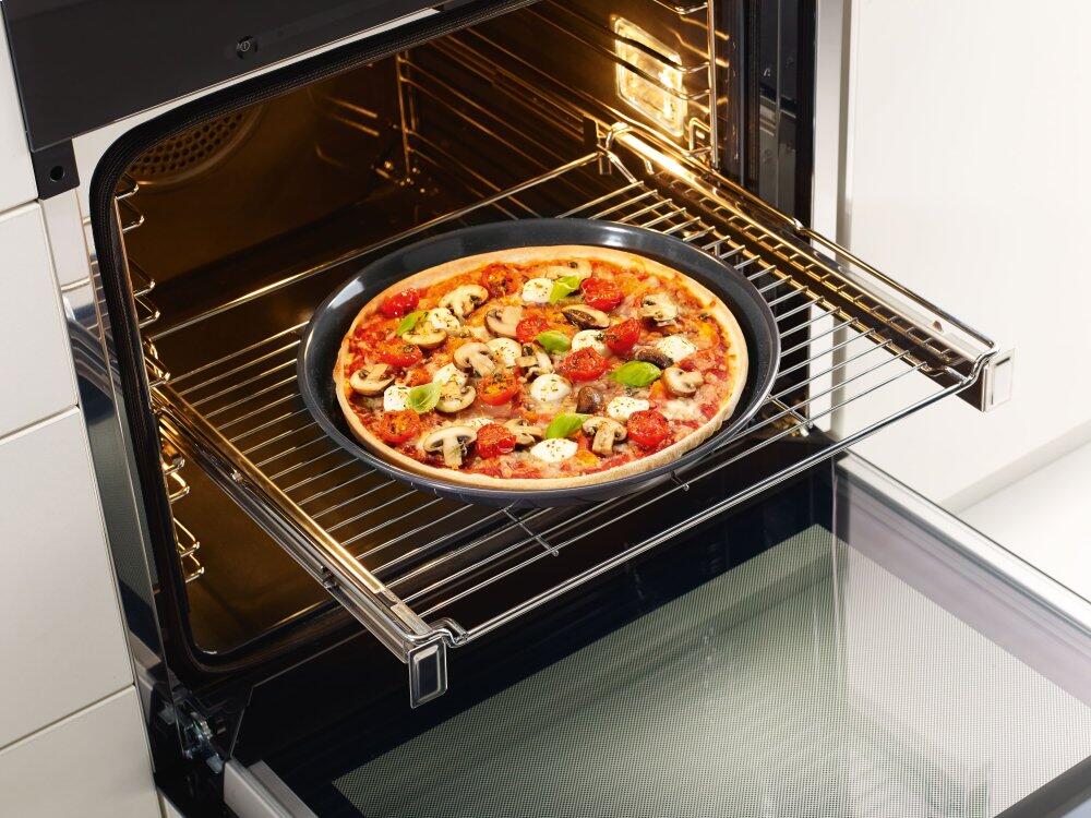 Miele HBF271 Hbf 27-1 - Round Baking Tray With Perfectclean Finish.