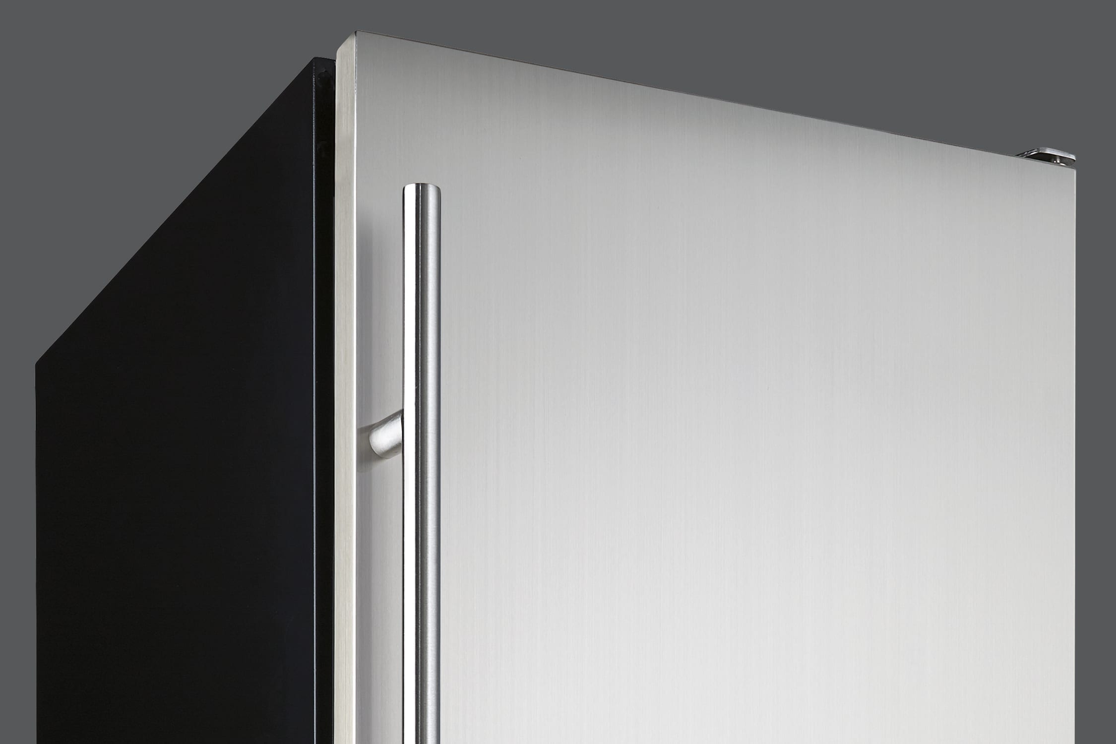 Silhouette DIM32D2BSSPR Mosel - 15" Undercounter Ice Maker