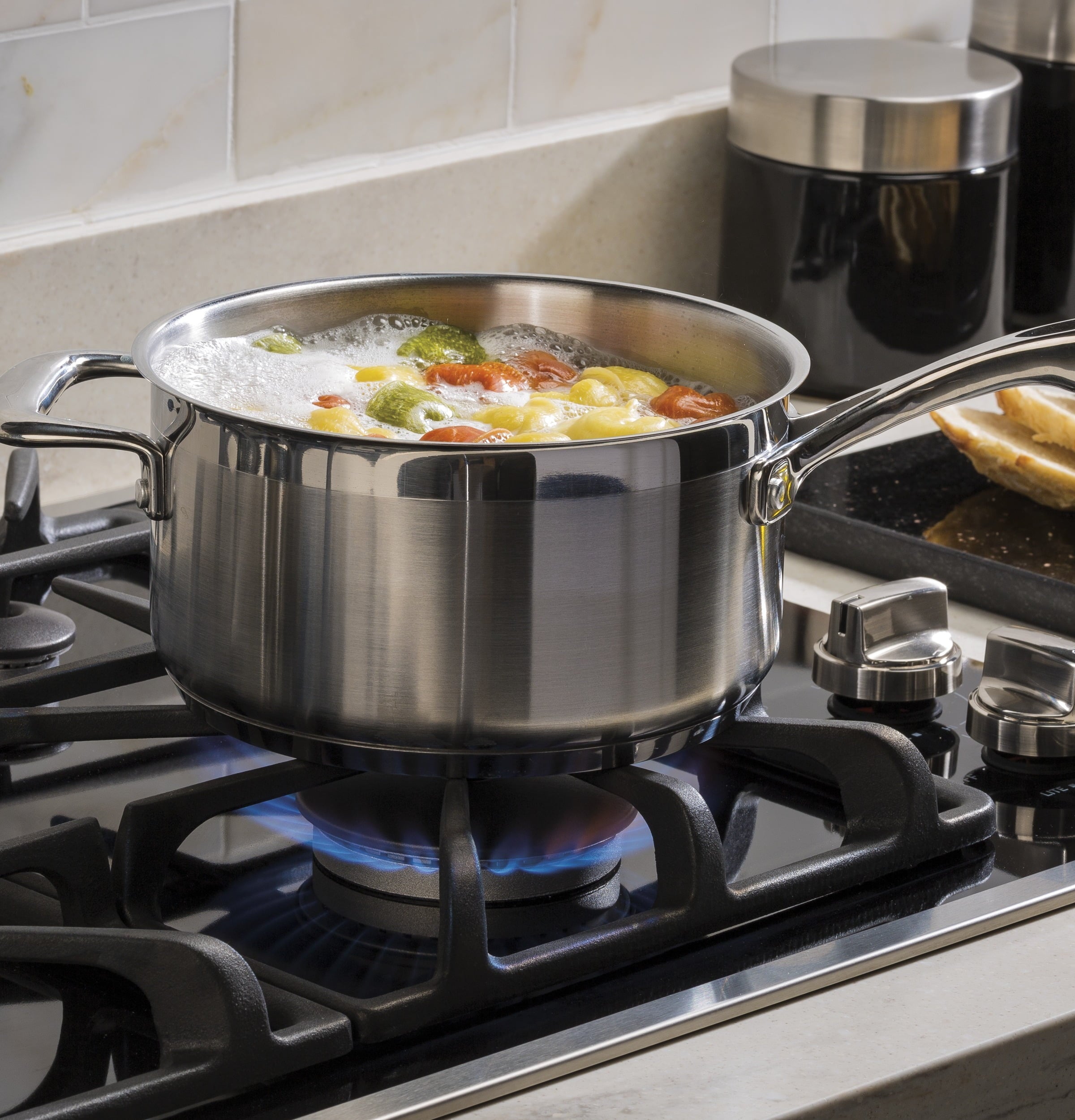 Ge Appliances JGP5530SLSS Ge® 30