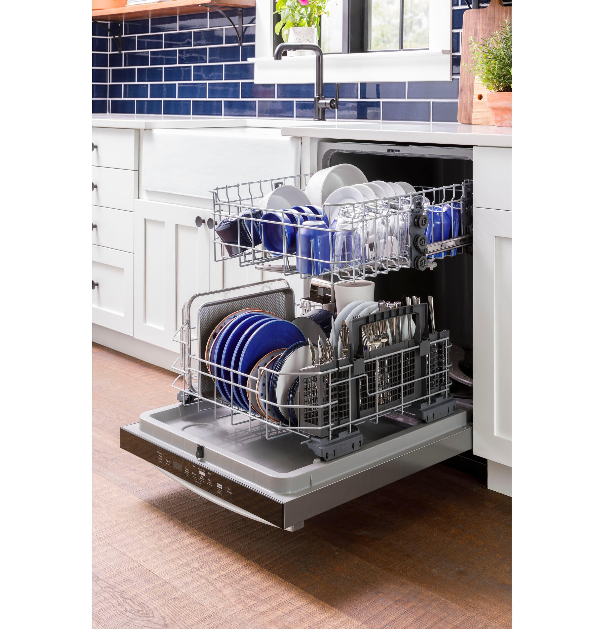 Ge Appliances GDF550PSRSS Ge® Front Control With Plastic Interior Dishwasher With Sanitize Cycle & Dry Boost