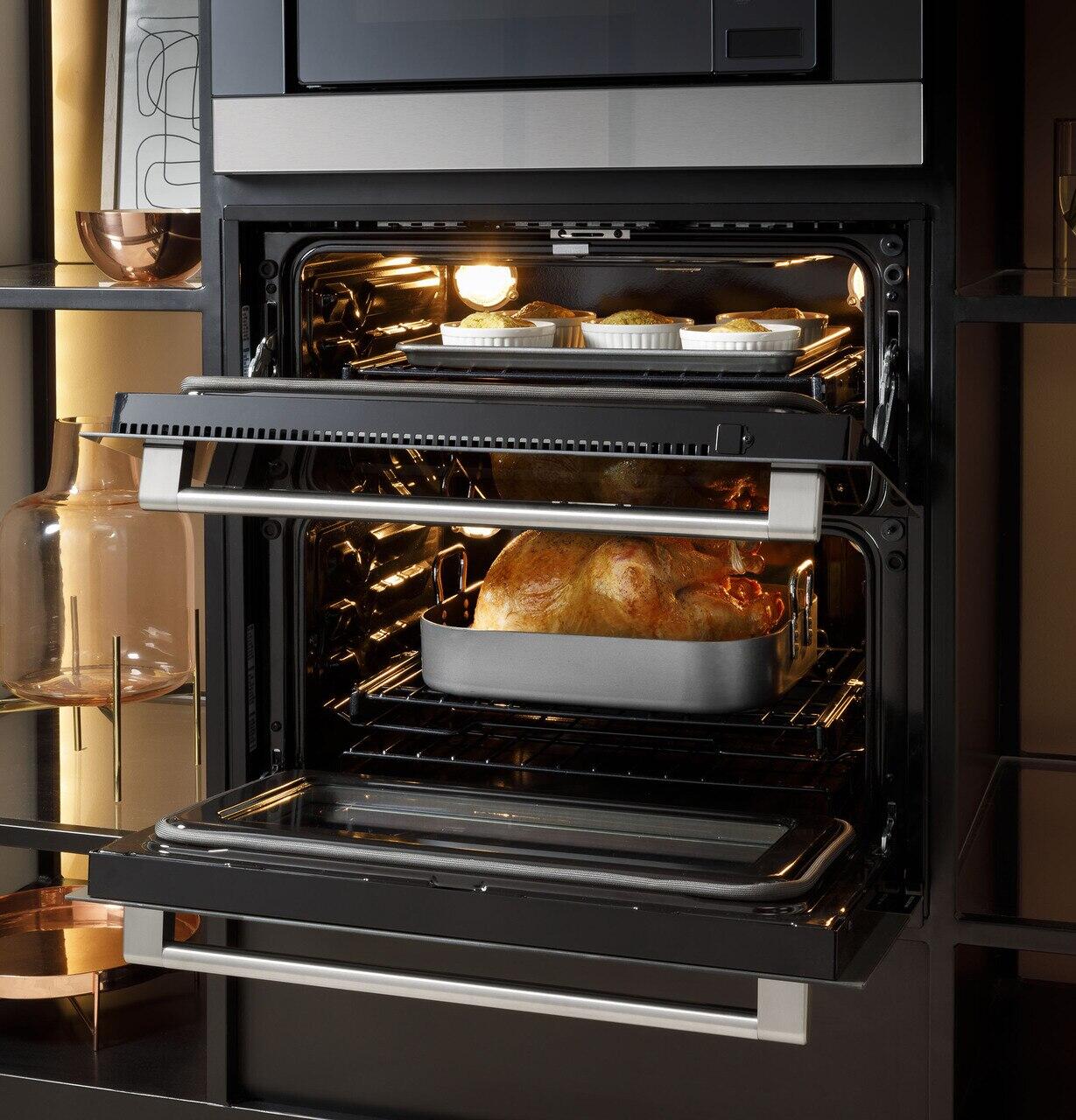 Cafe CTS92DM2NS5 Café™ 30" Smart Built-In Twin Flex Single Wall Oven In Platinum Glass