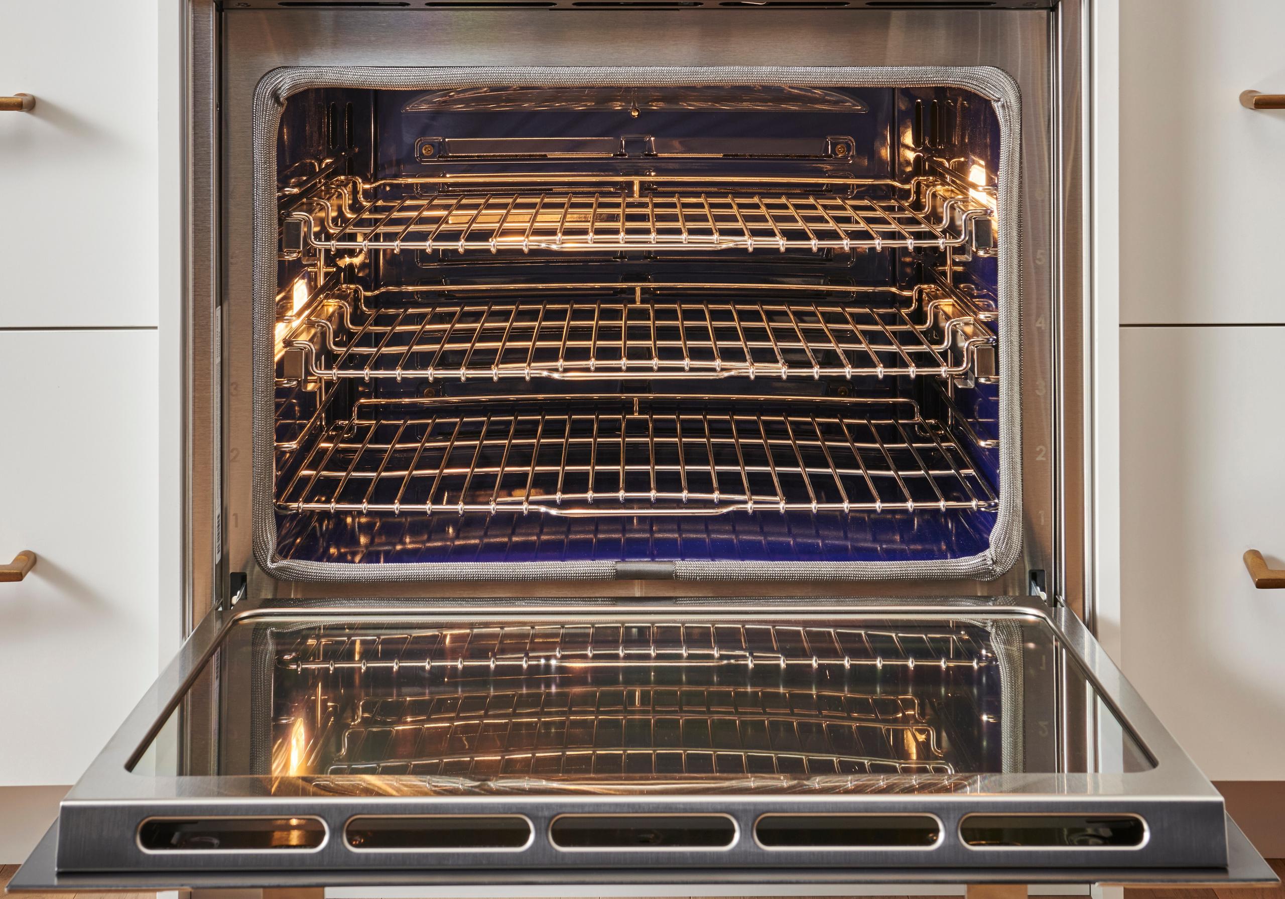 Wolf SO3050CMS 30" M Series Contemporary Stainless Steel Built-In Single Oven