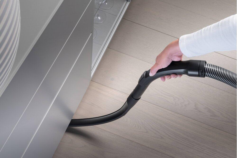 Miele SFD20 Sfd 20 - Flexible Crevice Nozzle Its Length Enables Cleaning Of Difficult To Access, Narrow Crevices.