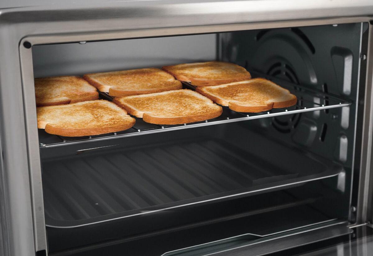 Danby DBTO0961ABSS Danby 0.9 Cu. Ft./25L Convection Toaster Oven With Air Fry Technology, Digital Lcd Display