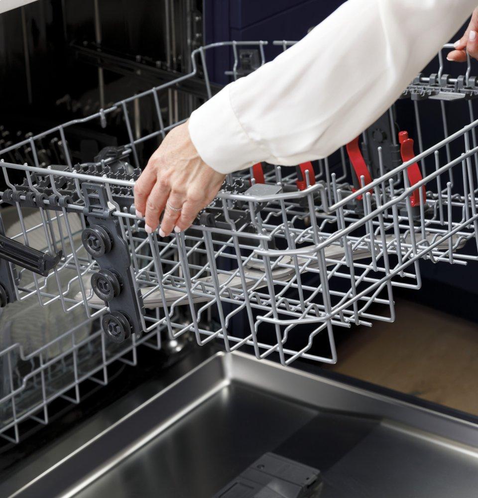 Ge Appliances GDP645SYNFS Ge® Fingerprint Resistant Top Control With Stainless Steel Interior Dishwasher With Sanitize Cycle & Dry Boost