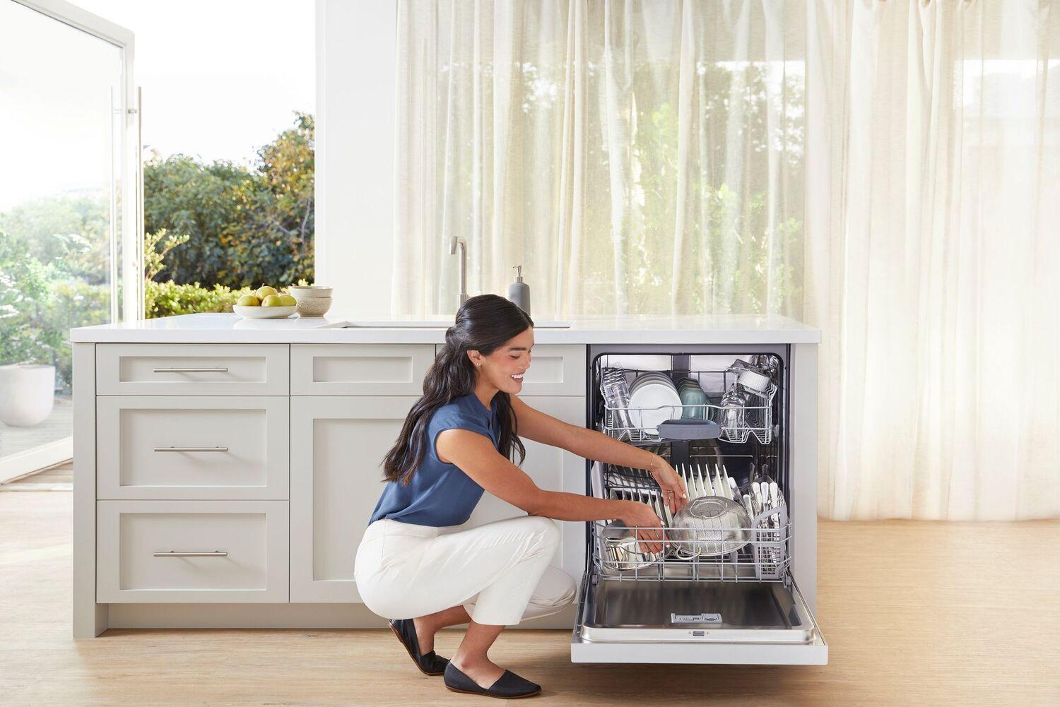 Bosch SHE4AEM5N 100 Plus Dishwasher 24" Stainless Steel