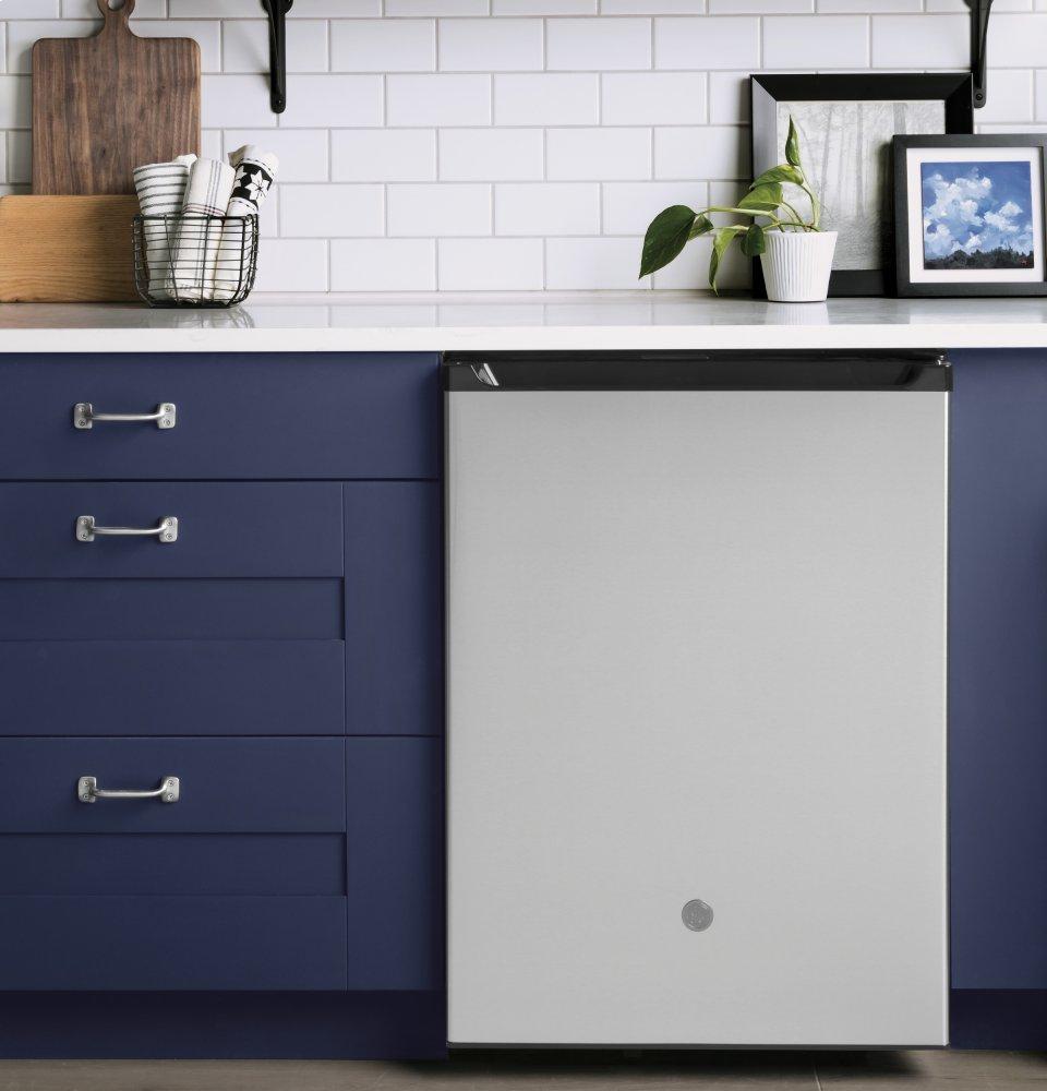 Ge Appliances GCE06GSHSB Ge® Compact Refrigerator
