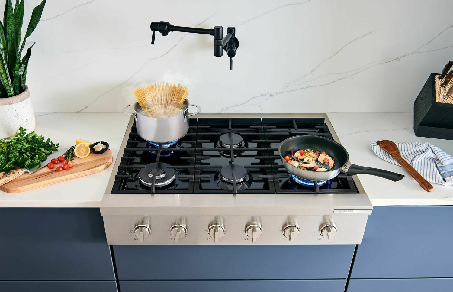 Bosch RGM8658UC 800 Series Gas Rangetop 36'' Stainless Steel Rgm8658Uc