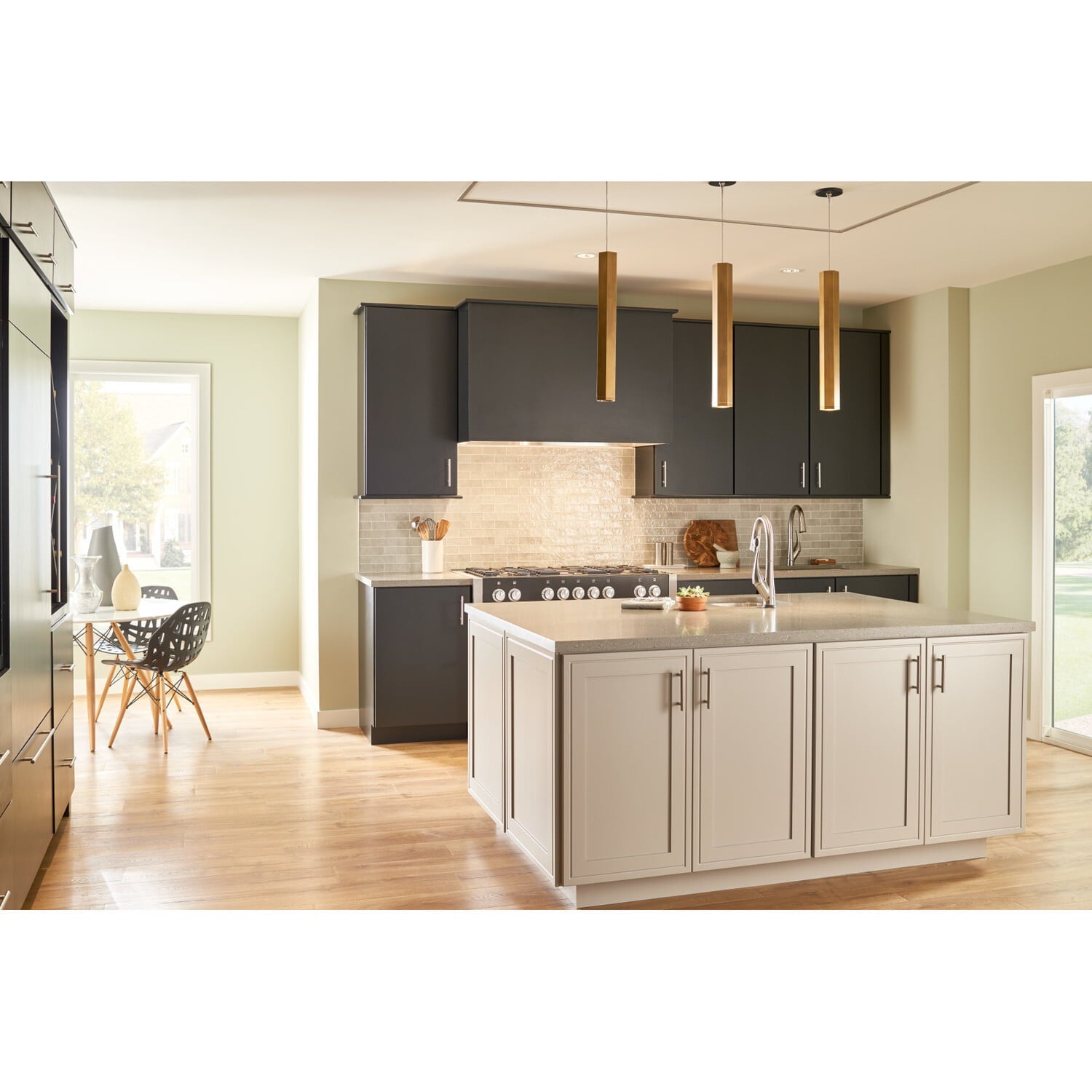Broan RMIP33 Broan® 33-Inch Pro-Style Built-In Range Hood Insert