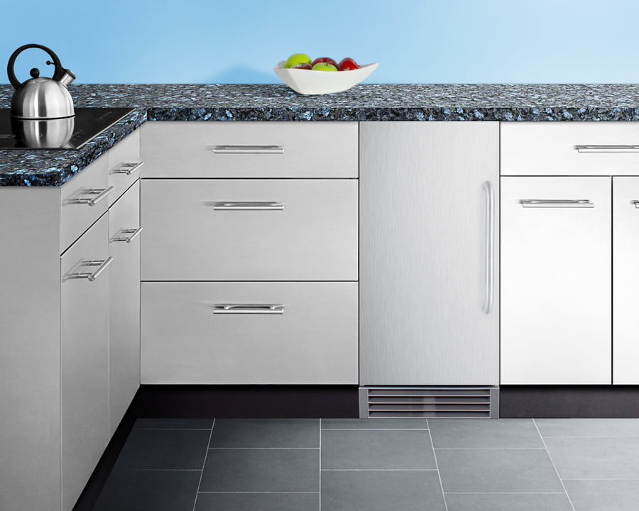 Summit BIM44GCSS 15" Wide 50 Lb. Built-In Undercounter Commercially Listed Clear Icemaker With Automatic Defrost, Internal Pump, And Complete Stainless Steel Exterior