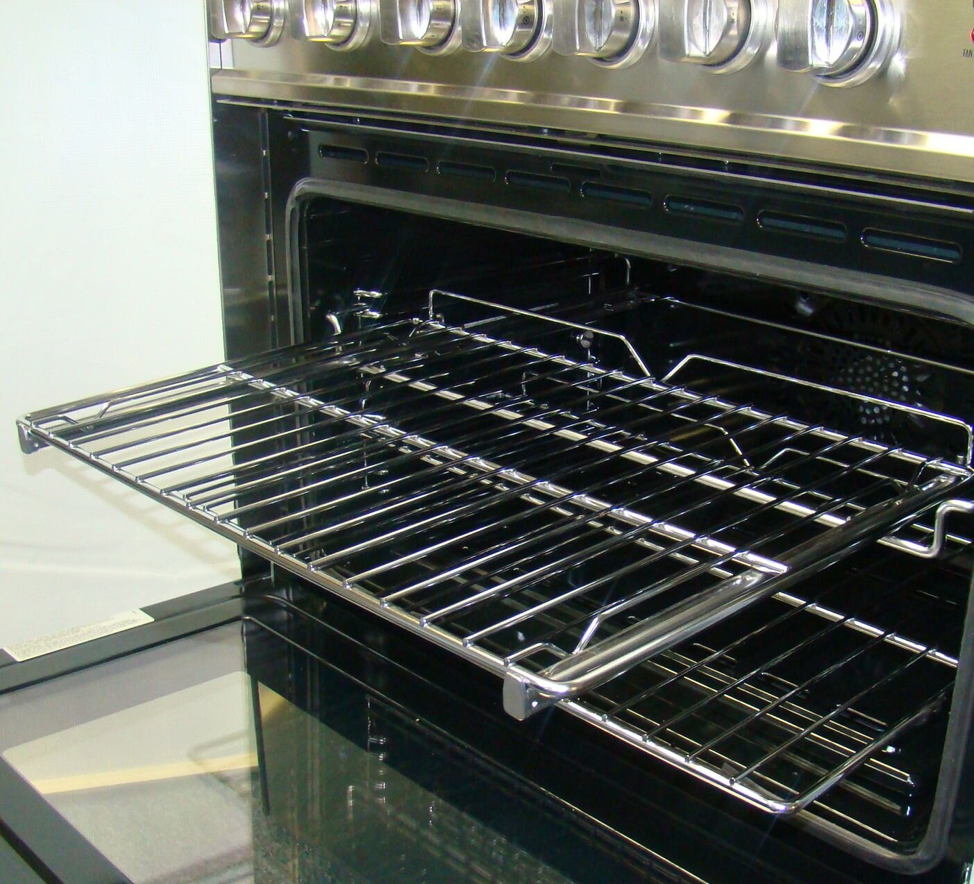 Verona VEGLIDE36 Easy Glide Rolling Rack: Single Oven Range (1 Rack Per Set)