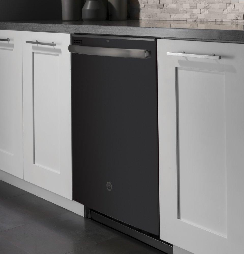 Ge Appliances GDT605PFMDS Ge® Top Control With Plastic Interior Dishwasher With Sanitize Cycle & Dry Boost
