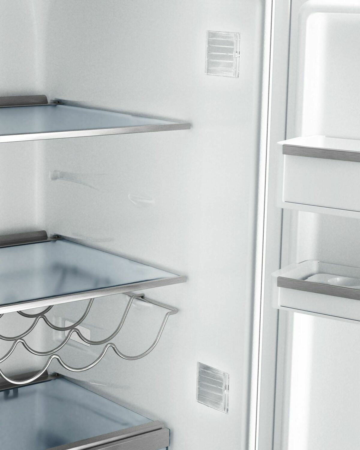 Bosch B11CB50SSS 500 Series, 24" Refrigeration 11 Cu Ft