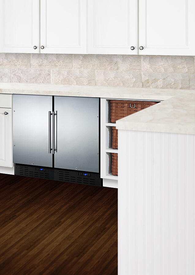 Summit BIM18SSADA 18" 8 Lb. Drain-Free Icemaker, Ada Compliant