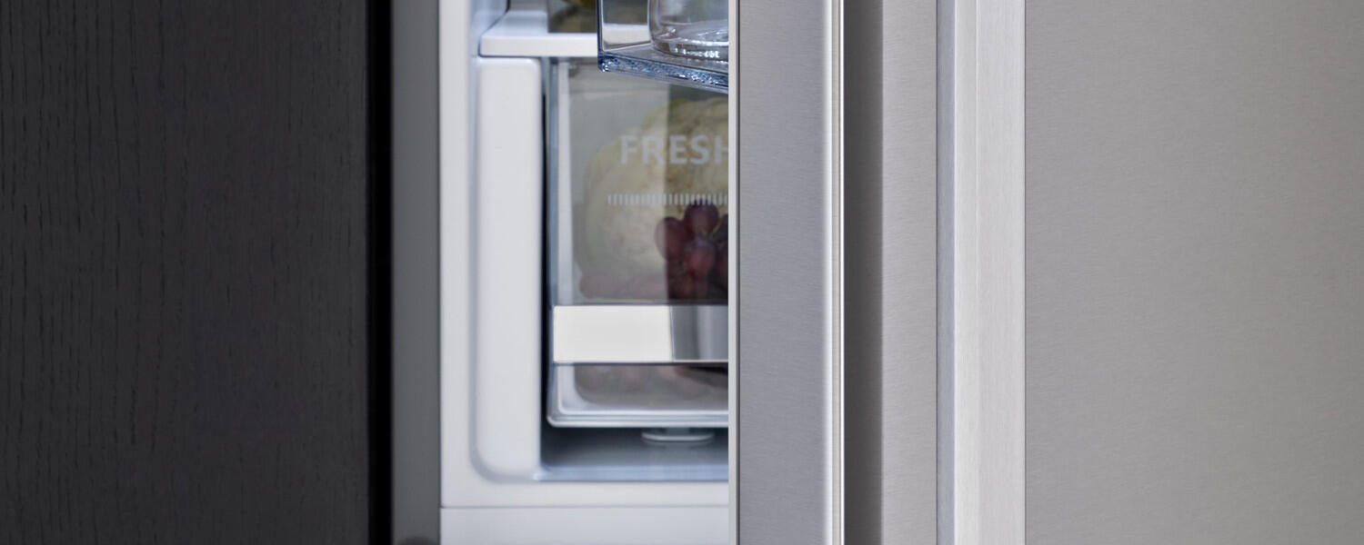 Bertazzoni REF31BMFX 31 Inch Freestanding Bottom Mount Refrigerator Stainless Steel