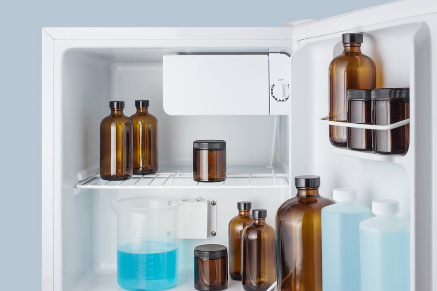 Summit S19LWHPLUS2 Compact Refrigerator-Freezer With Nist Calibrated Thermometer, Hospital Grade Cord, And Front-Mounted Lock For General Purpose Use; Replaces S19Lwhplus
