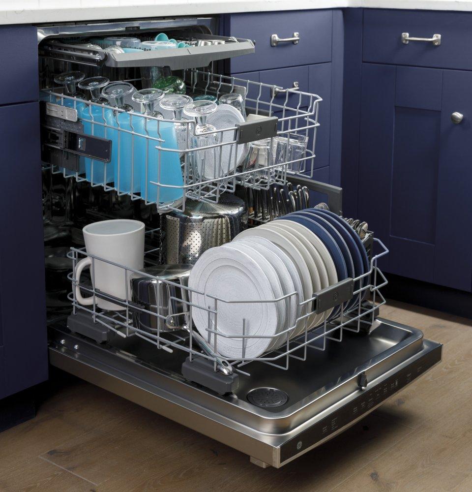 Ge Appliances GDT665SGNBB Ge® Top Control With Stainless Steel Interior Dishwasher With Sanitize Cycle & Dry Boost With Fan Assist