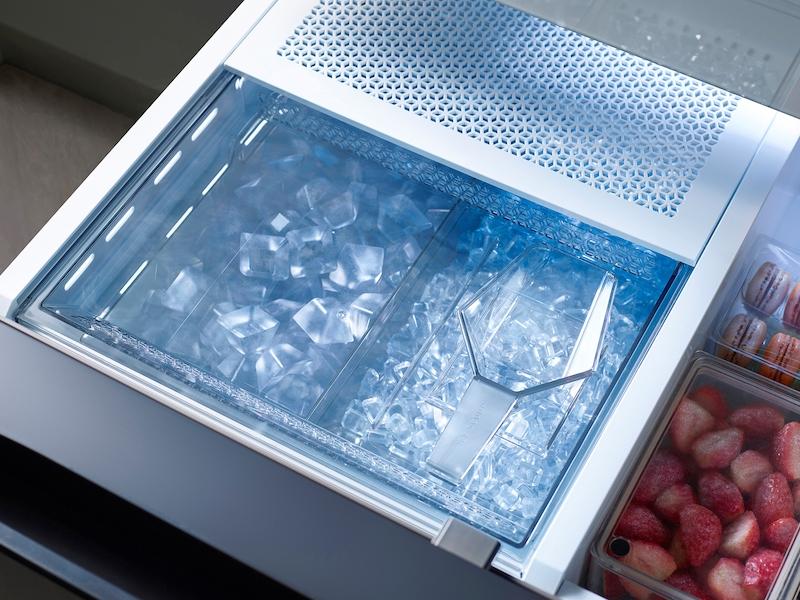 Samsung RF23BB8200QL Bespoke 4-Door French Door Refrigerator (23 Cu. Ft.) With Autofill Water Pitcher In Stainless Steel